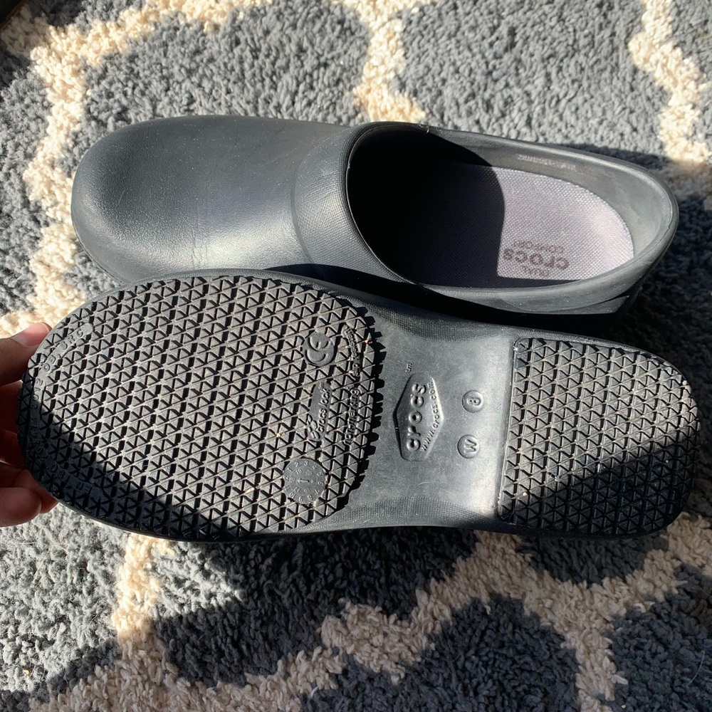CROCS Dual Comfort nursing shoes